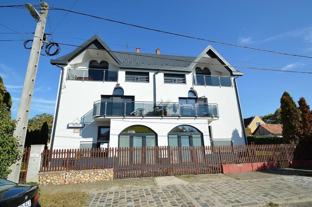 Nora Haz Hajduszoboszlo Hotel Exterior foto